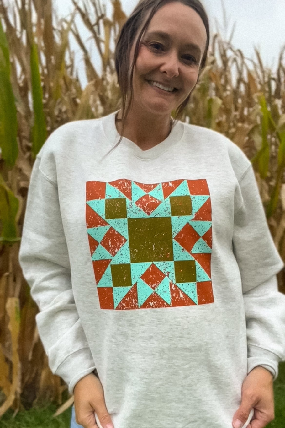 Distressed Barn Quilt Crewneck in Heather Oatmeal