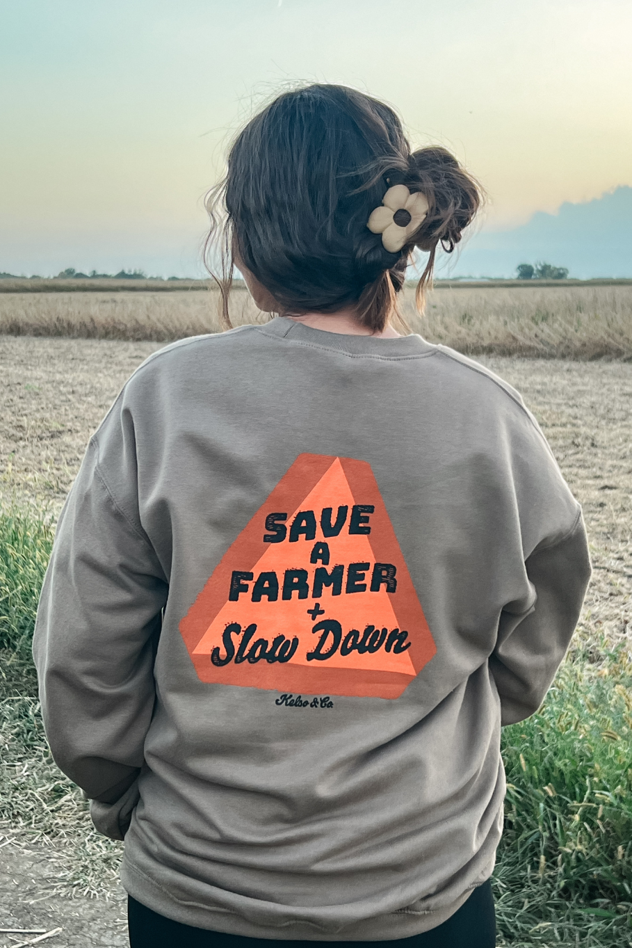 Save a Farmer Crewneck in Savanna Brown